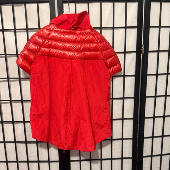 Herno Red Short-Sleeve Puffer Jacket - Picture 4 of 7